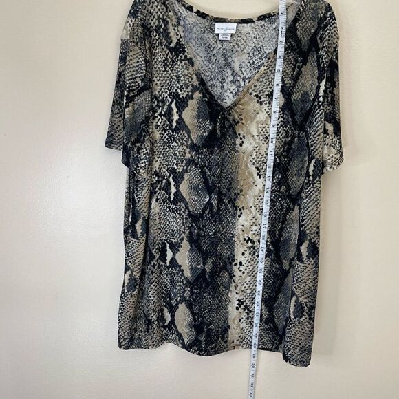 Jaclyn Smith| XLarge | snake print| stretch| Lightweight - Picture 2 of 10